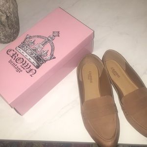 Crown vintage flats
